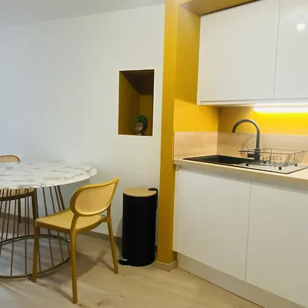 La Madeleine Apartment *
